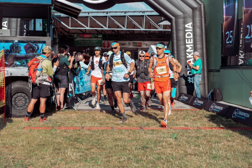 Pünktlich um 8:00 Uhr morgens starteten die Teilnehmenden des KOASA-Marathons ins Kaisergebirge.
Bildnachweis: Tourismusverband Kufsteinerland