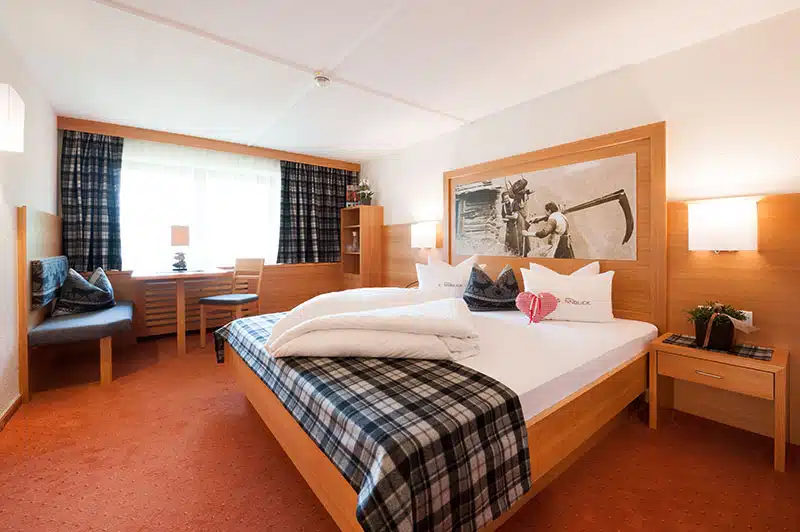 Zimmer-1__HotelSonnblick_0022